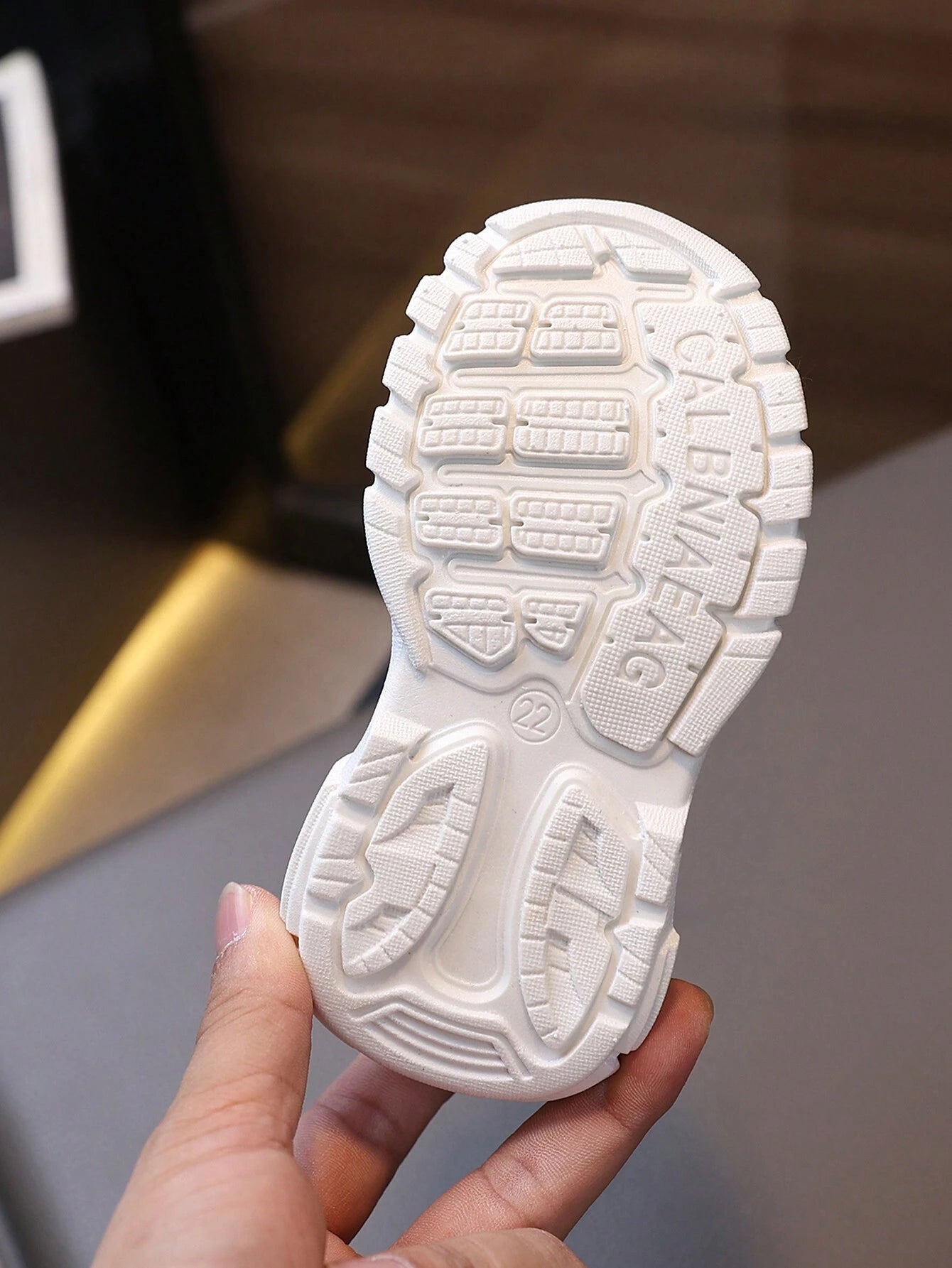 1Pair Of Soft Bottom Solid Color Mesh Fabric Sneakers, Breathable, Anti-Slip, Fashionable Baby Shoes