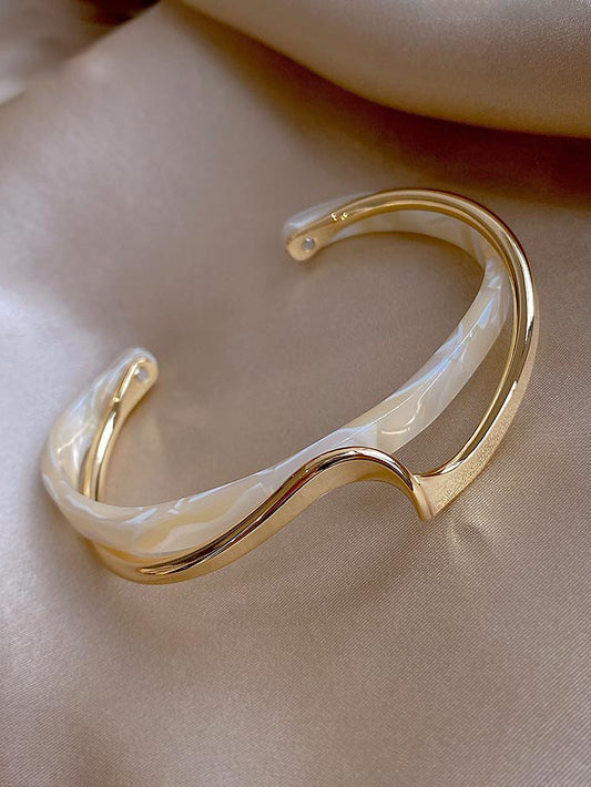  Structured Layered Cuff 