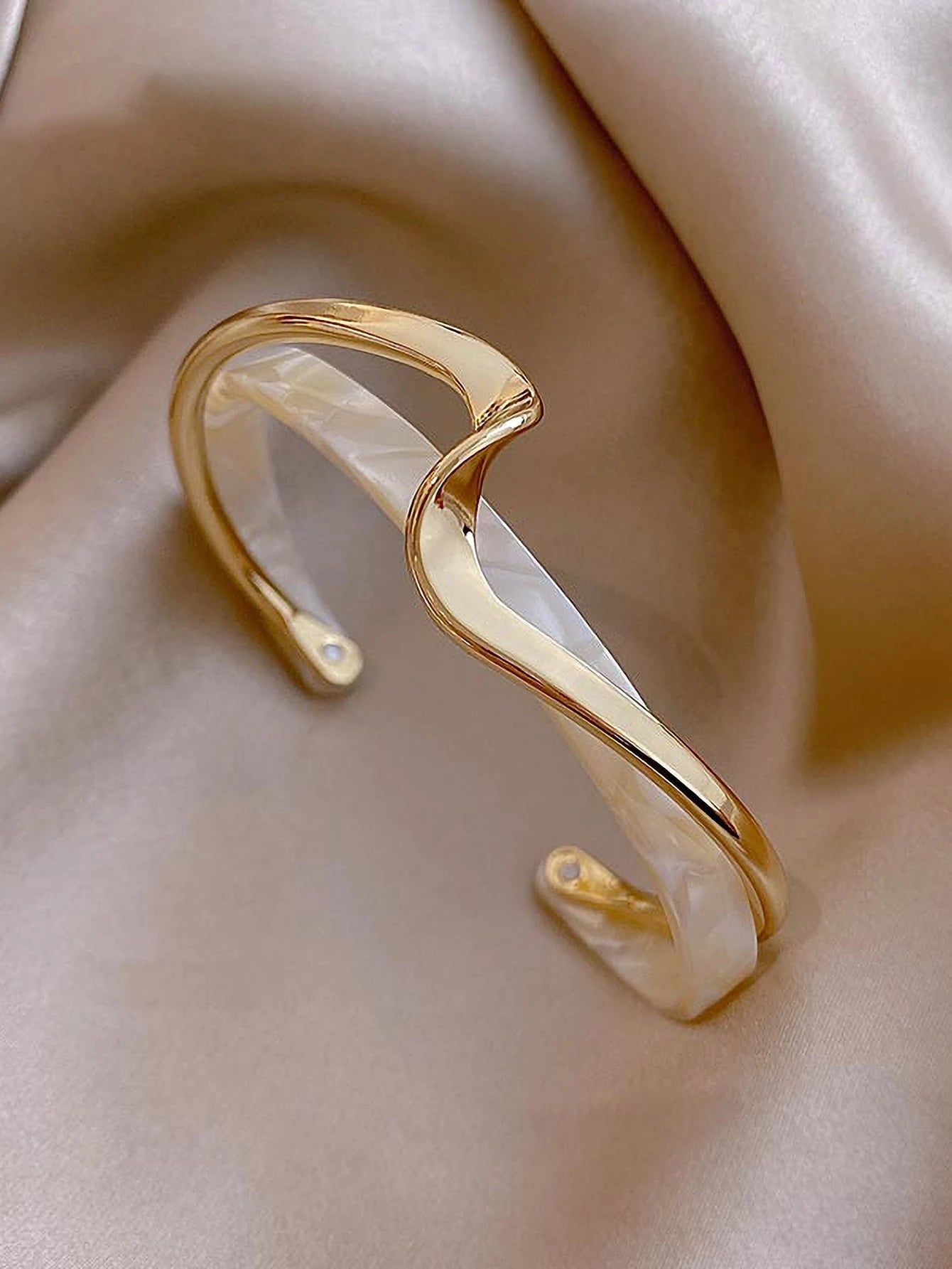  Structured Layered Cuff 